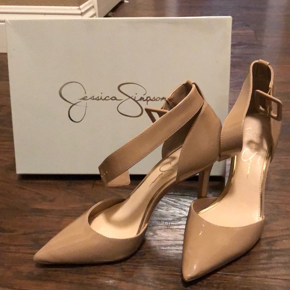 Jessica Simpson nude patent leather pumps